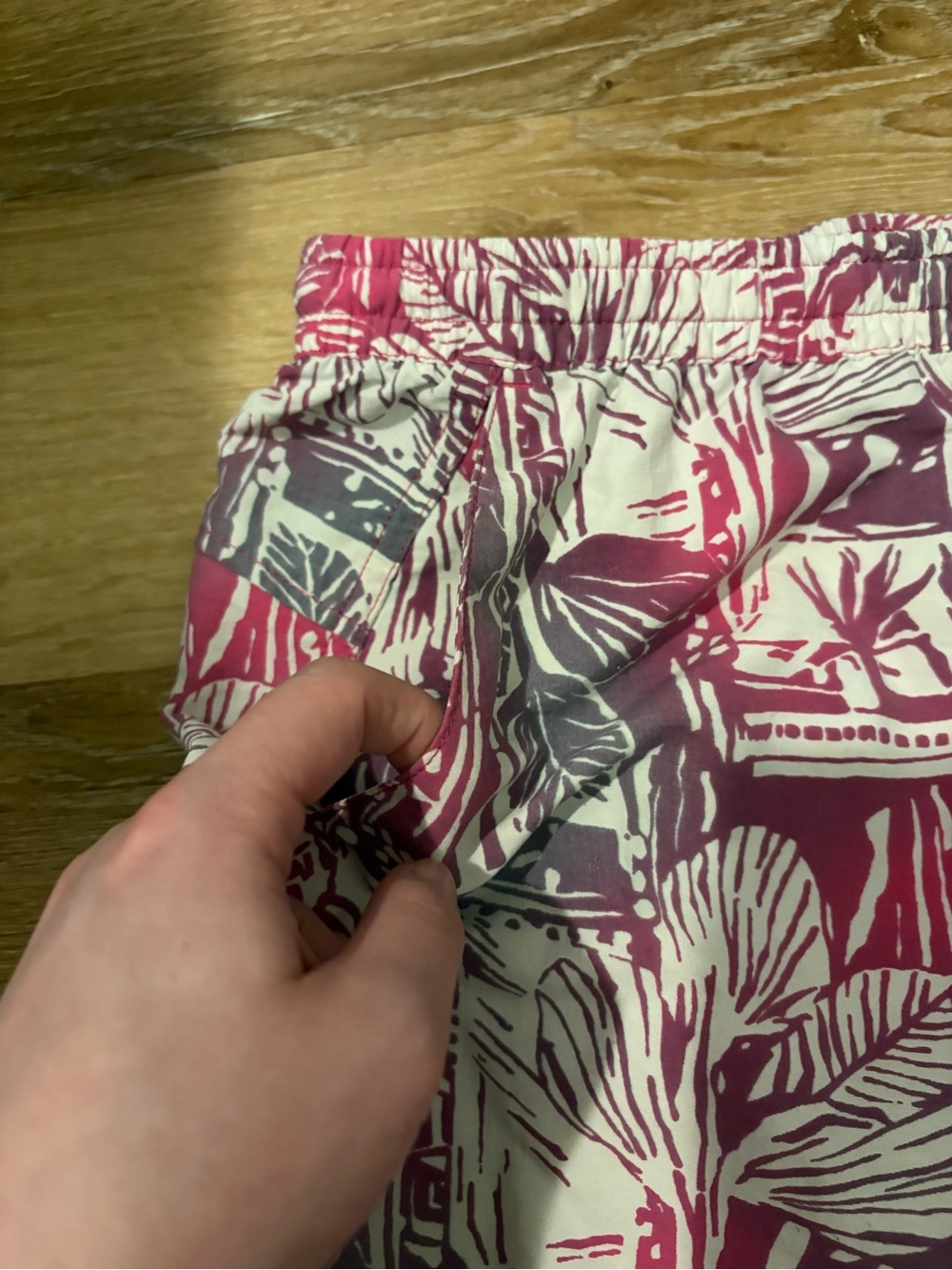 Patagonia Women's Baggies Shorts in the Na Pali Beach/Desert Turquoise Pattern - Picture 5 of 9